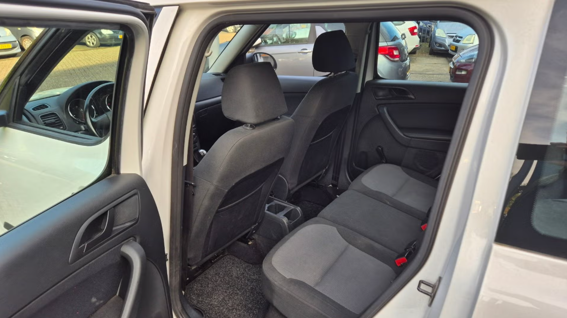 Skoda Yeti 1.2 TSI Active Plus (Eerste Eigenaar.) foto 8