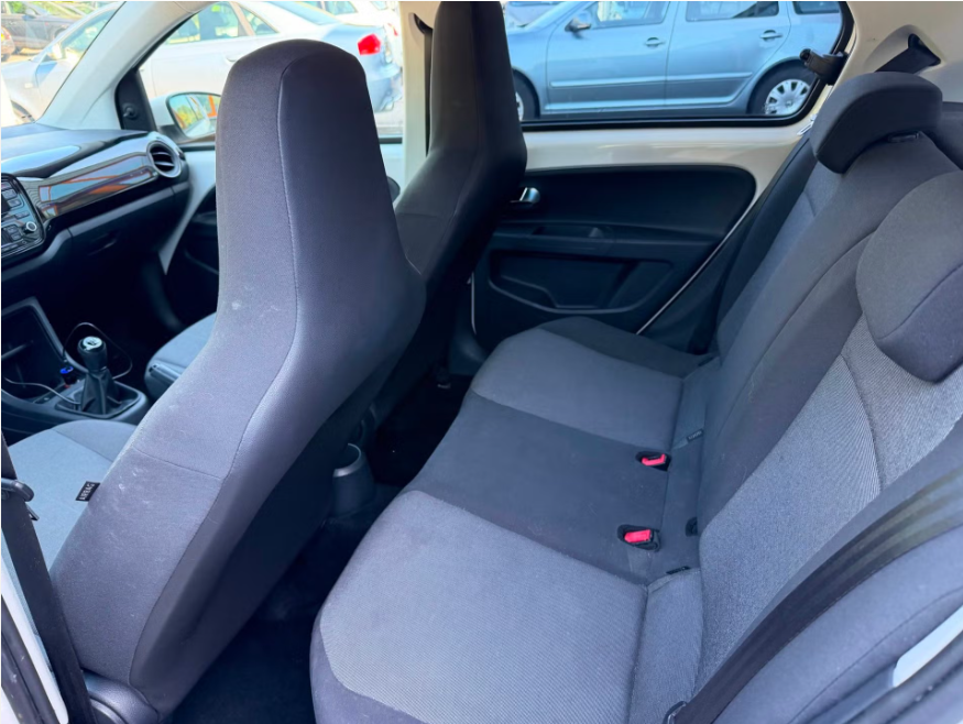 Volkswagen Up foto 8